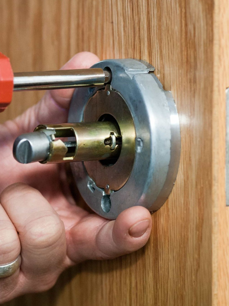 Lock cylinder replacement in louisville